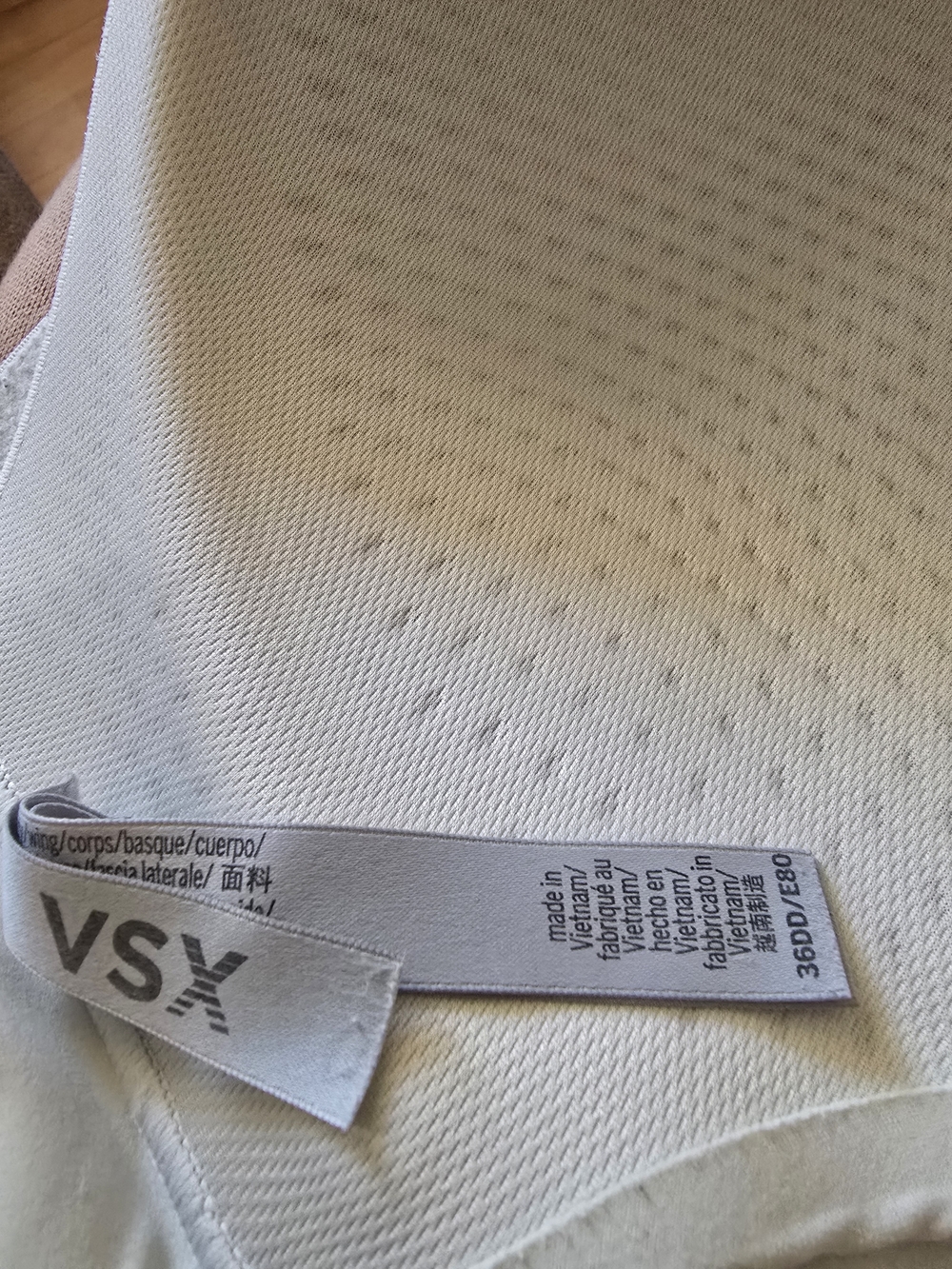 3 - VS VSX (2) Knock-Out Front Close (1) Featherweight Max Front Close 36DD - Picture 13 of 13